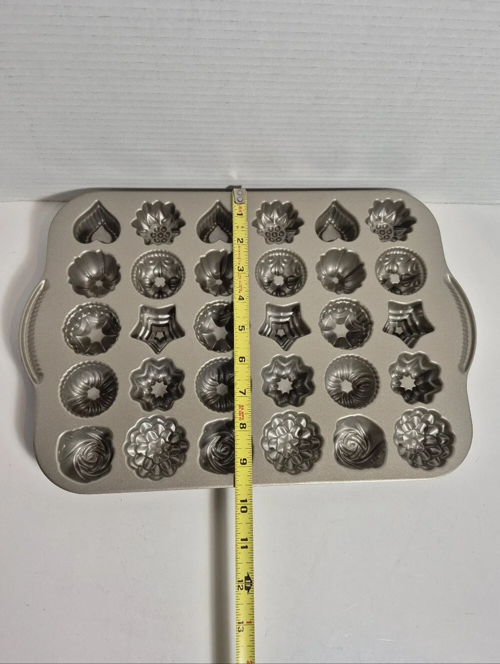 Nordic Ware Silver Mini Bundt Teacakes and Candies Specialty Mold Pan NWOT